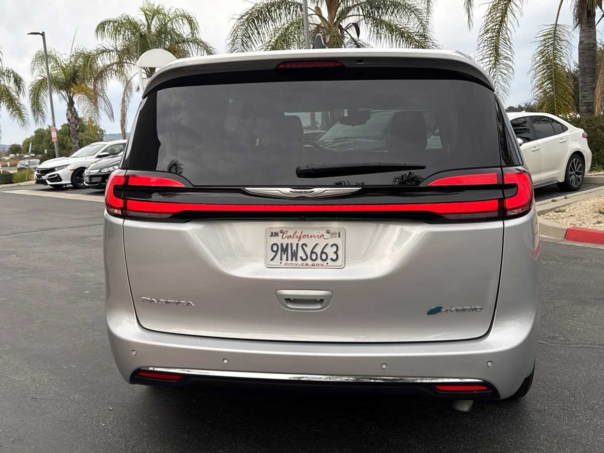 2024 Chrysler Pacifica PHEV Select - Photo 13
