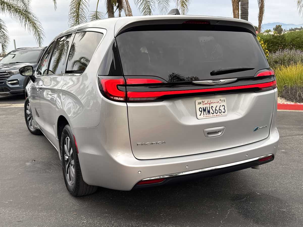 2024 Chrysler Pacifica PHEV Select - Photo 14