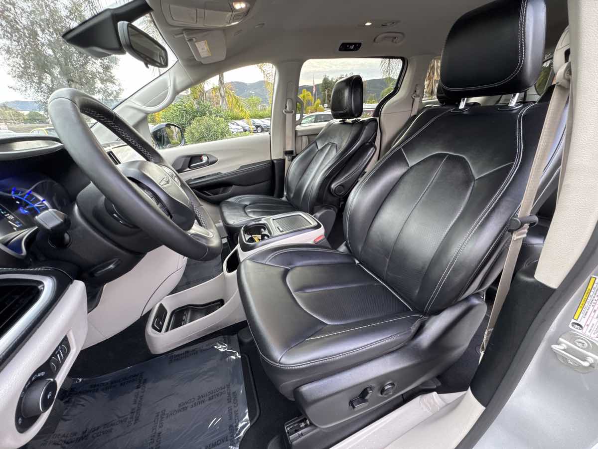 2024 Chrysler Pacifica PHEV Select - Photo 20