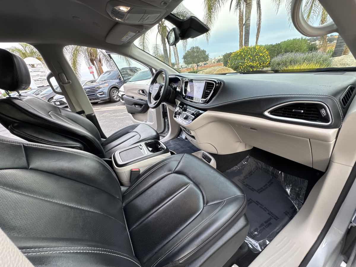 2024 Chrysler Pacifica PHEV Select - Photo 21