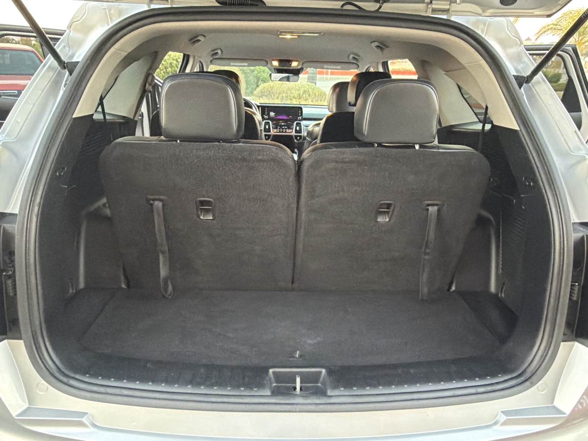 Photo 25 of this Kia Sorento Hybrid