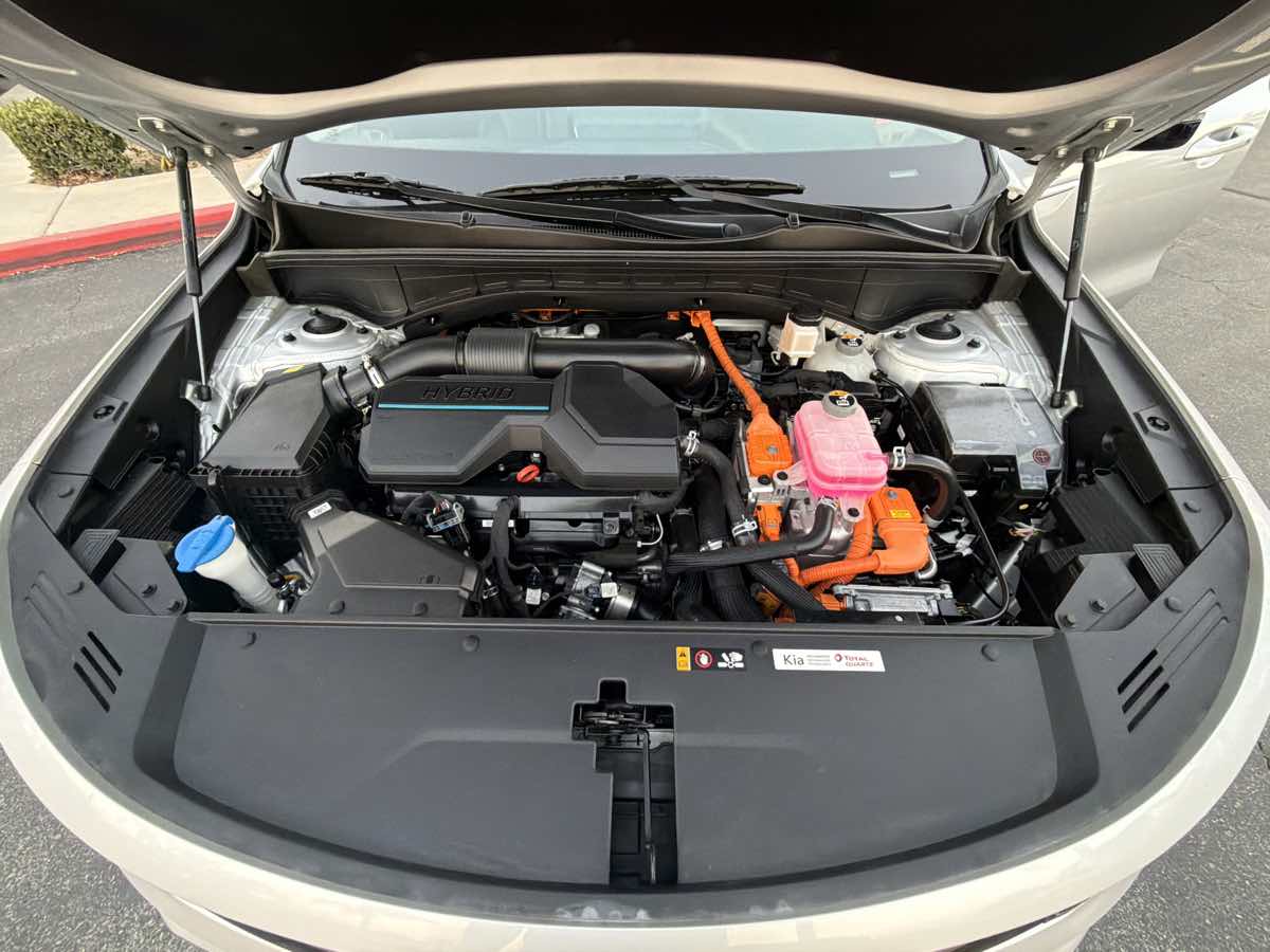 Photo 39 of this Kia Sorento Hybrid