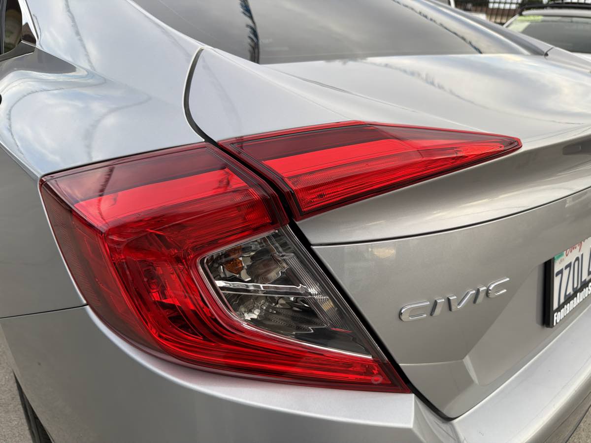 Honda Civic photo 28