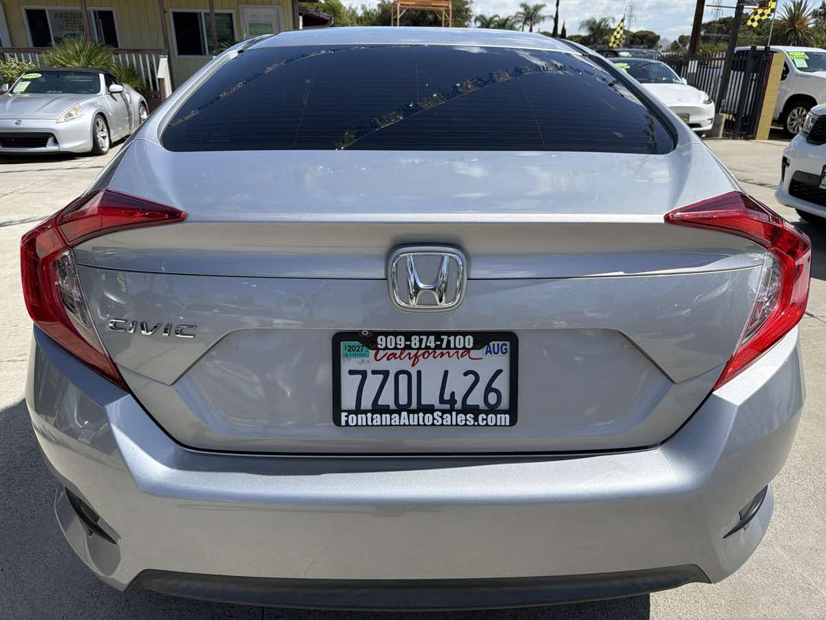 Honda Civic photo 4