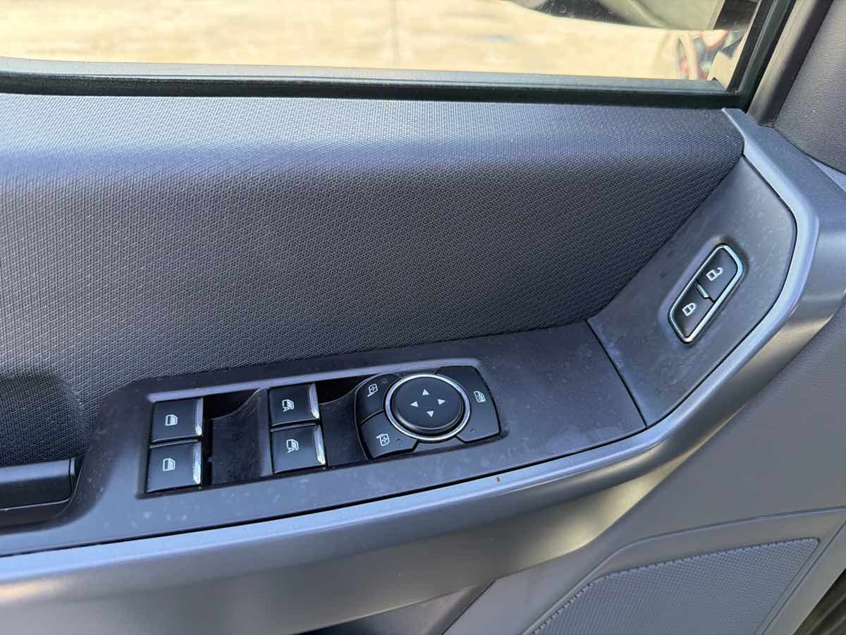 Ford F-150 photo 11