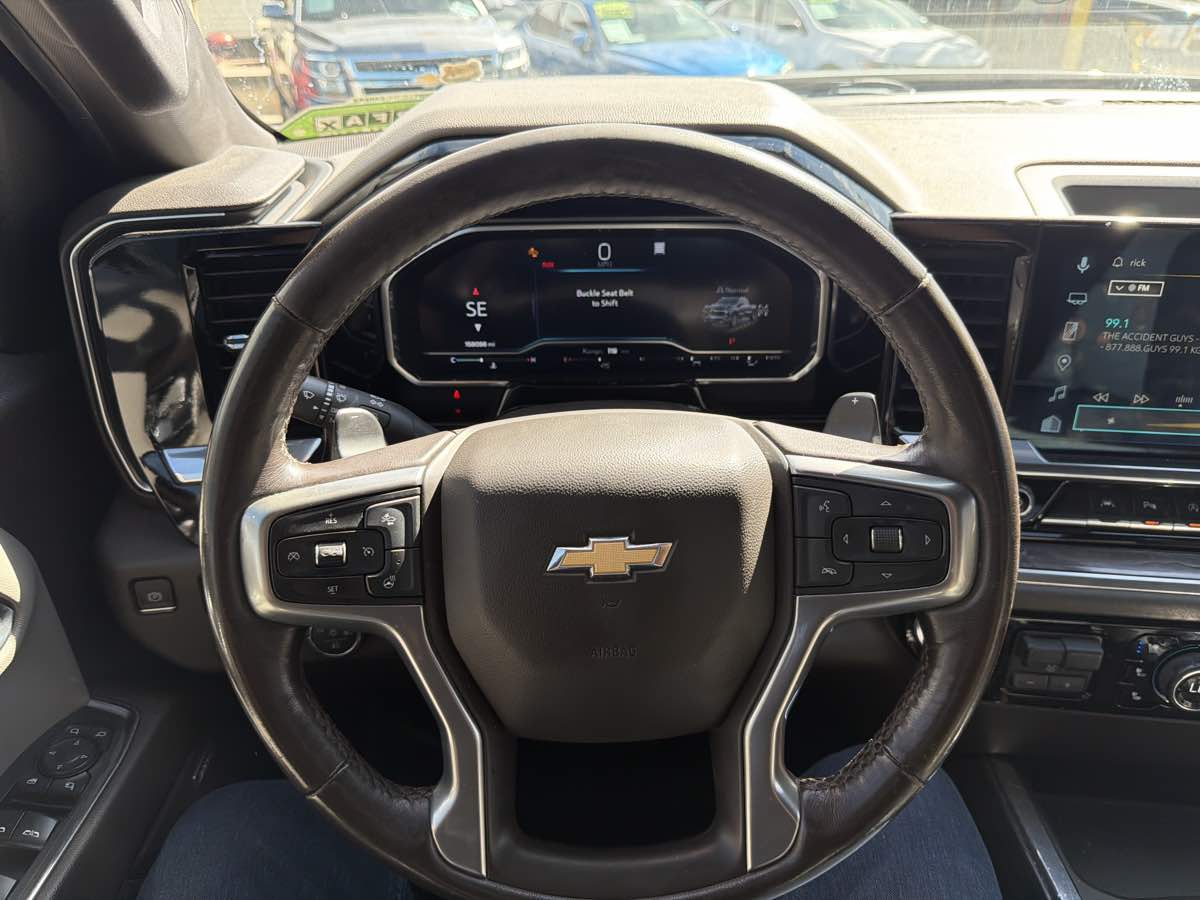Chevrolet Silverado photo 11