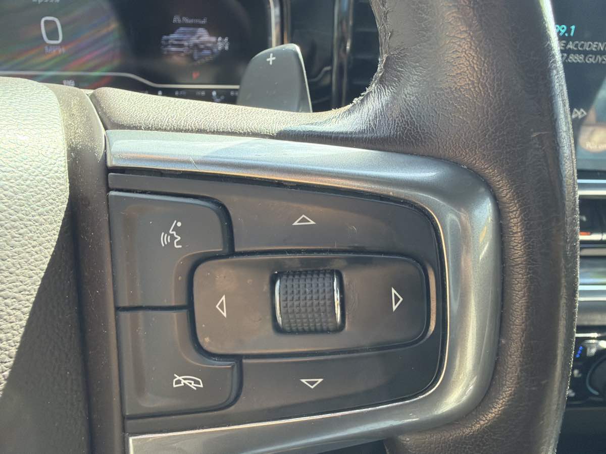 Chevrolet Silverado photo 13