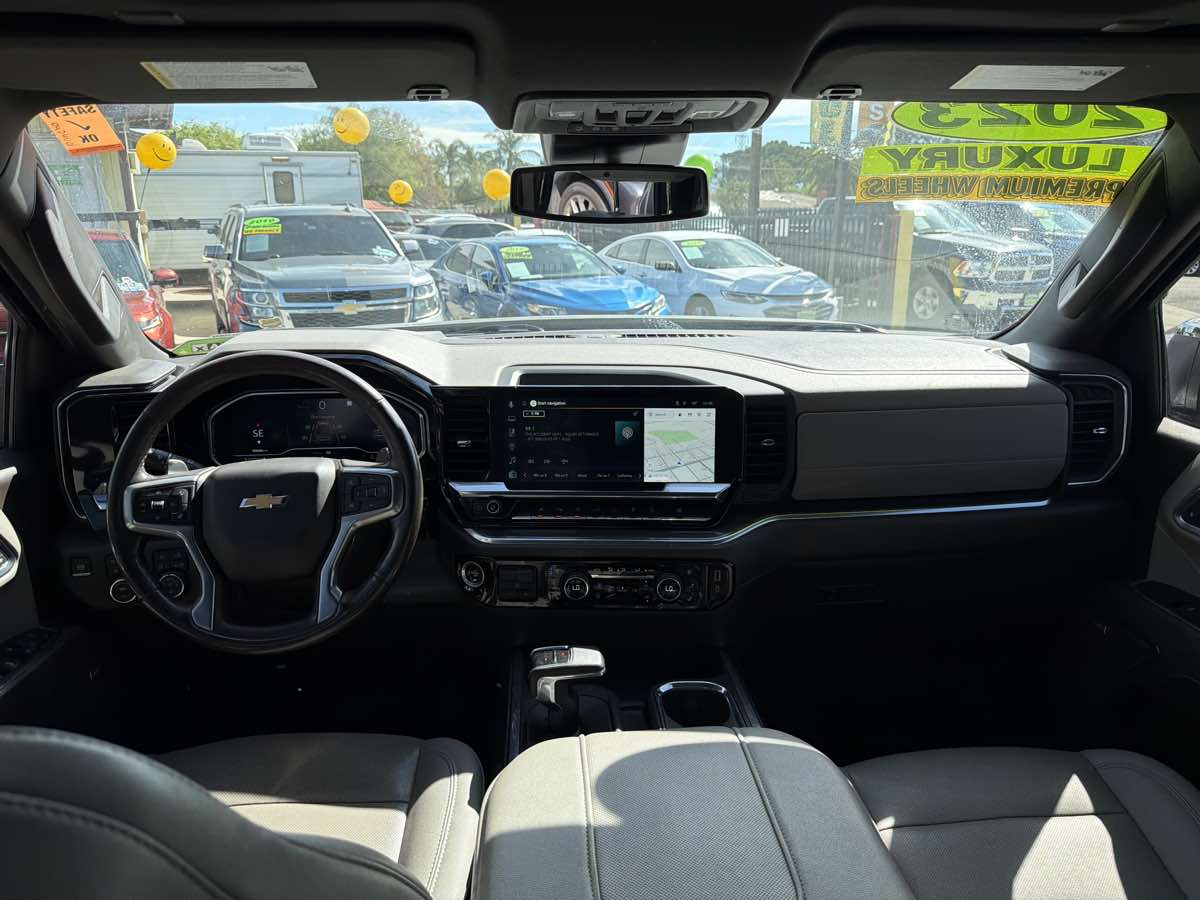 Chevrolet Silverado photo 18