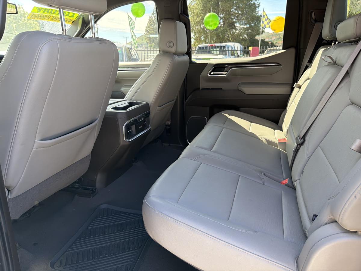 Chevrolet Silverado photo 20