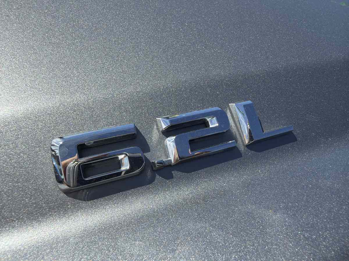 Chevrolet Silverado photo 24