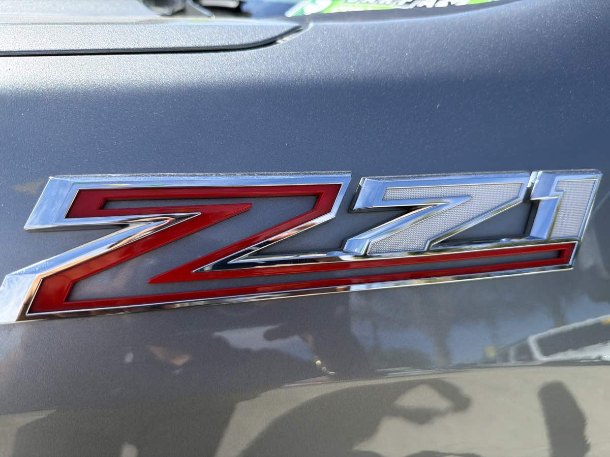 Chevrolet Silverado photo 25