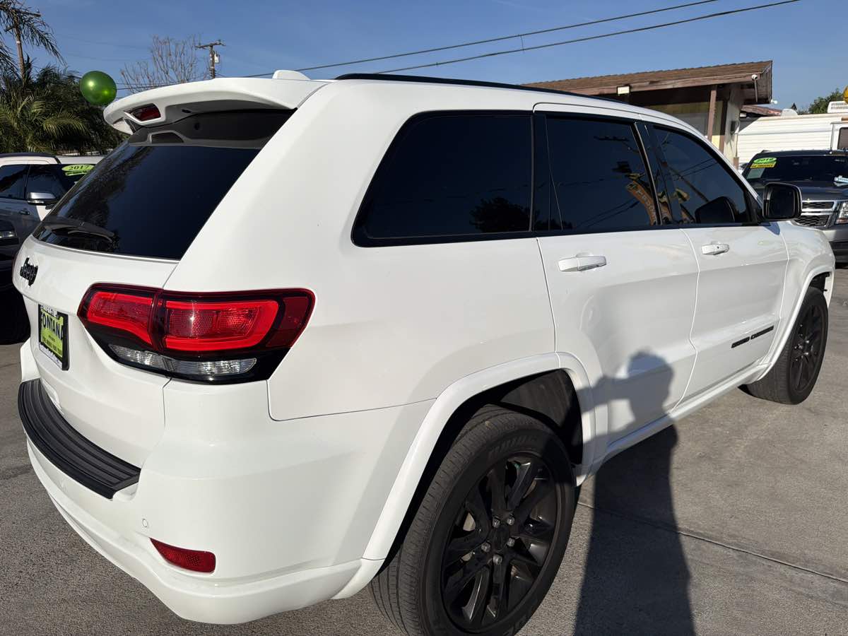 Jeep Grand Cherokee photo 5