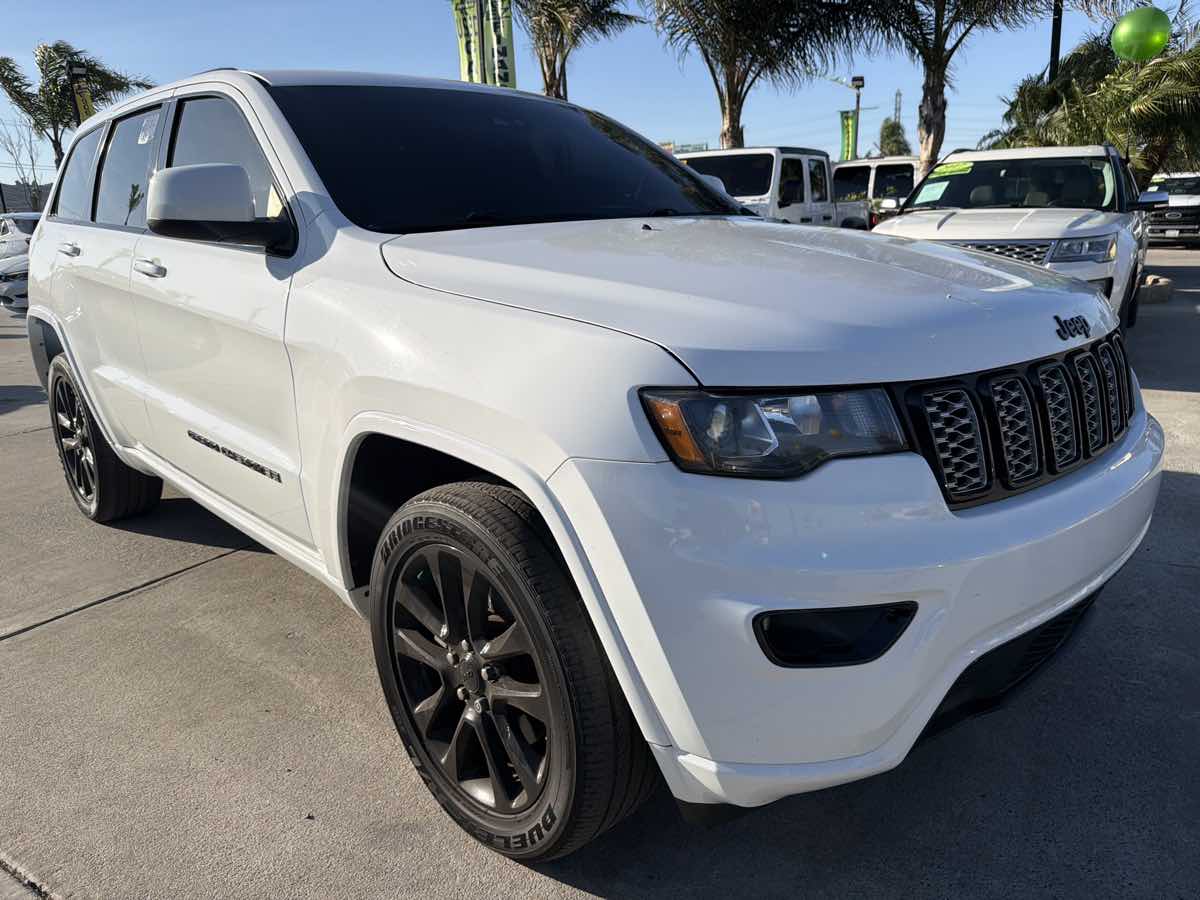 Jeep Grand Cherokee photo 7