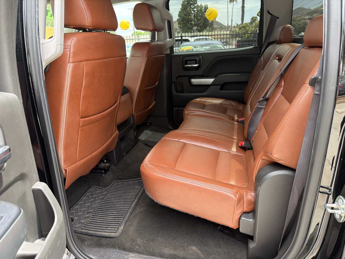 Chevrolet Silverado photo 17