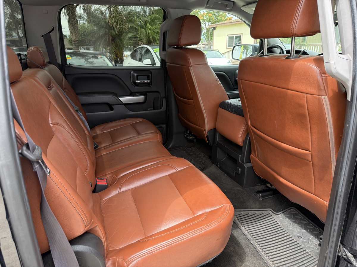 Chevrolet Silverado photo 19