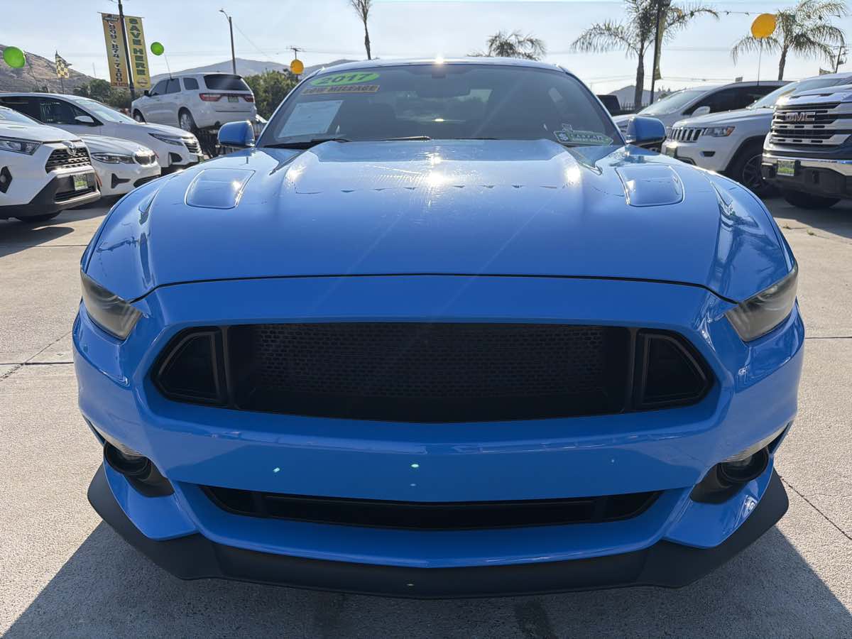 Ford Mustang photo 8