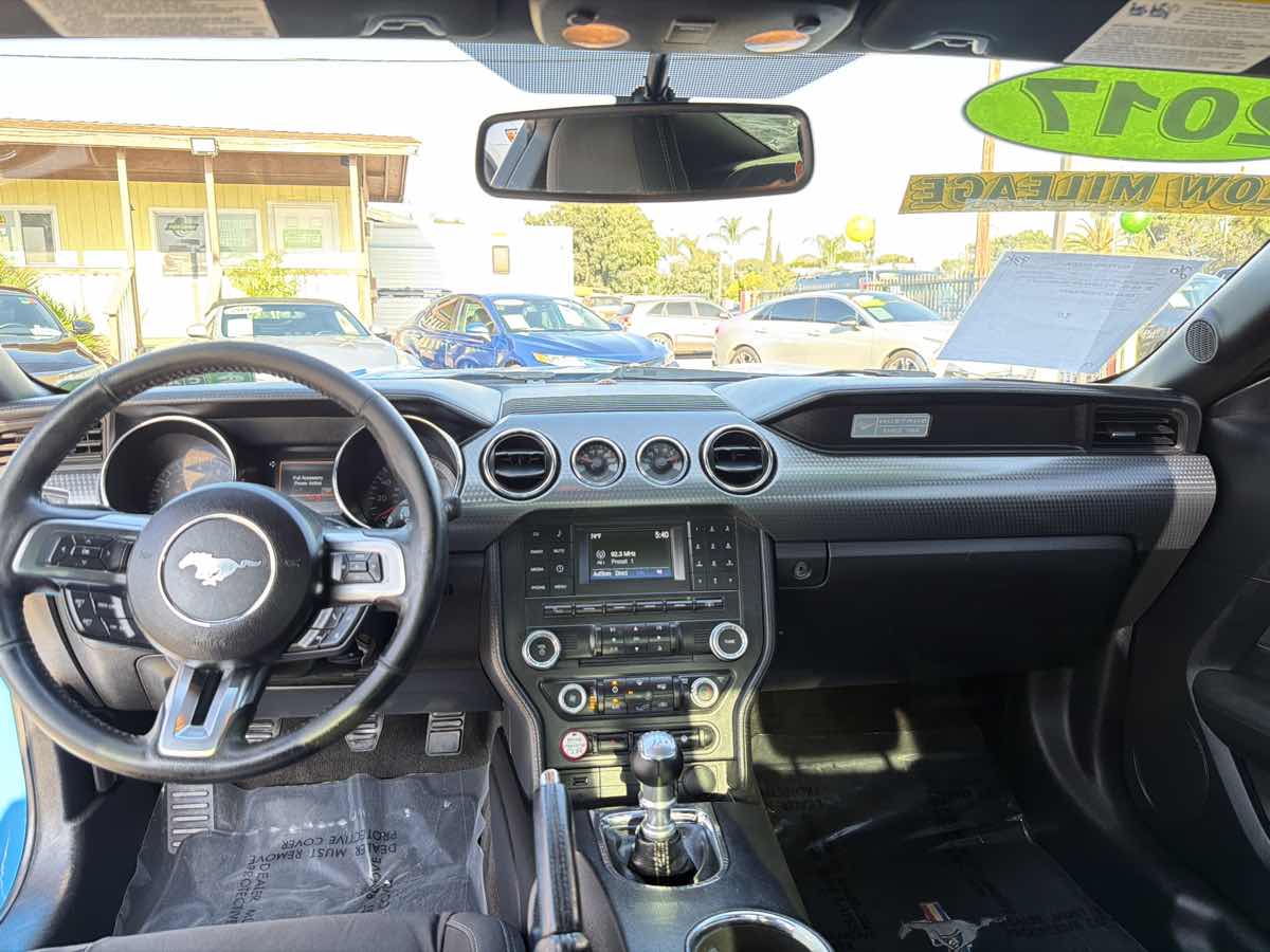 Ford Mustang photo 19