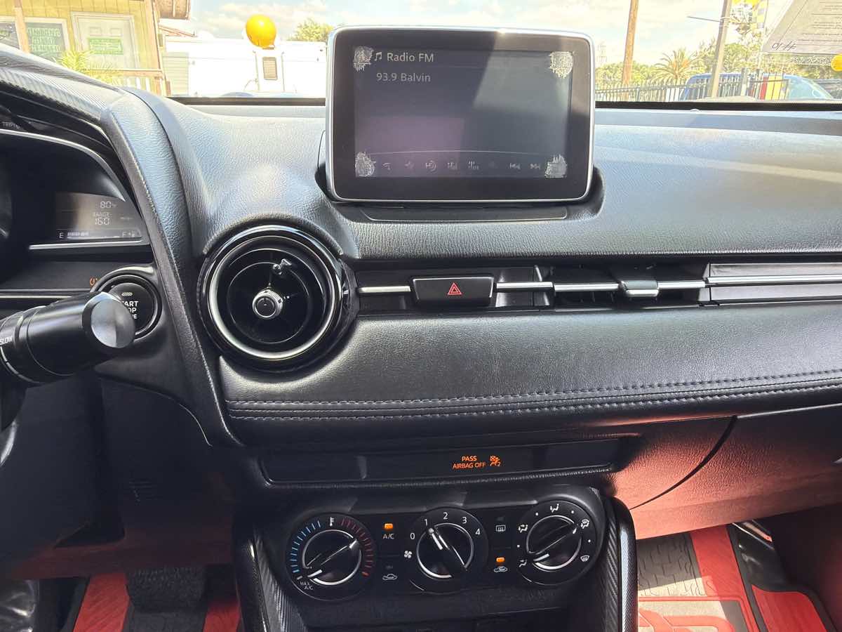 Toyota Yaris iA photo 17