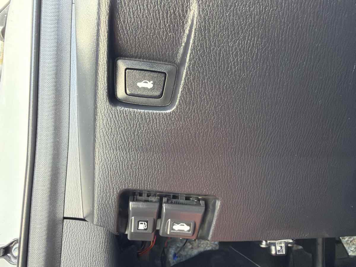 Toyota Yaris iA photo 18