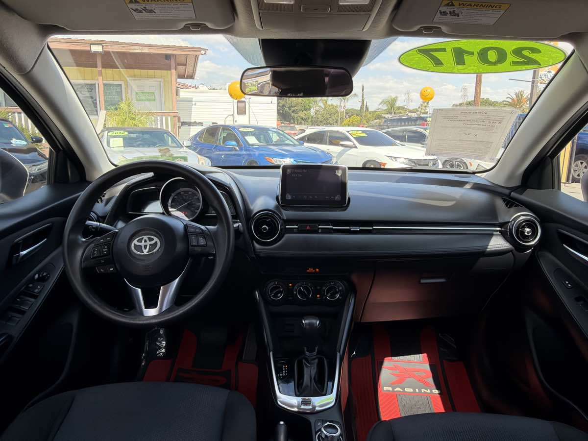 Toyota Yaris iA photo 22