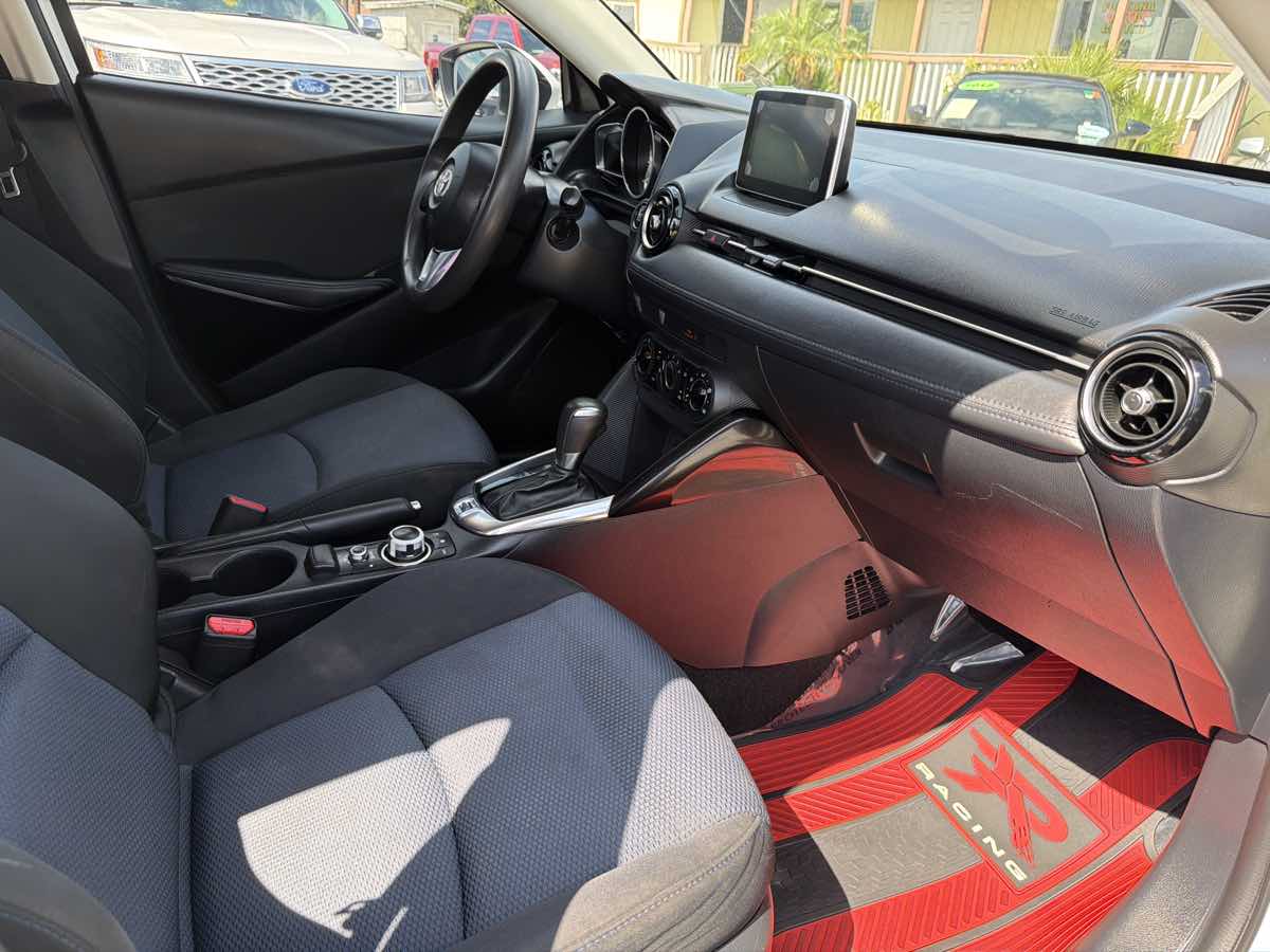Toyota Yaris iA photo 25