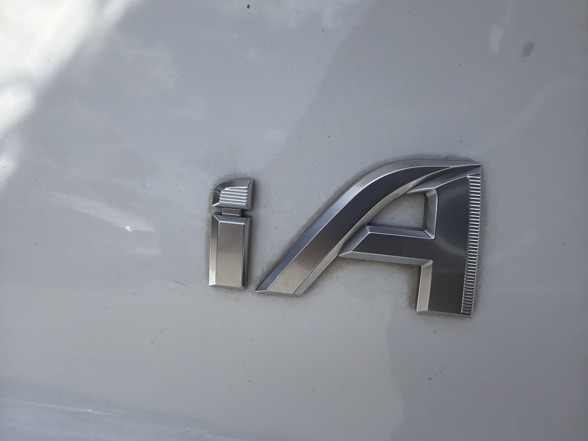 Toyota Yaris iA photo 30