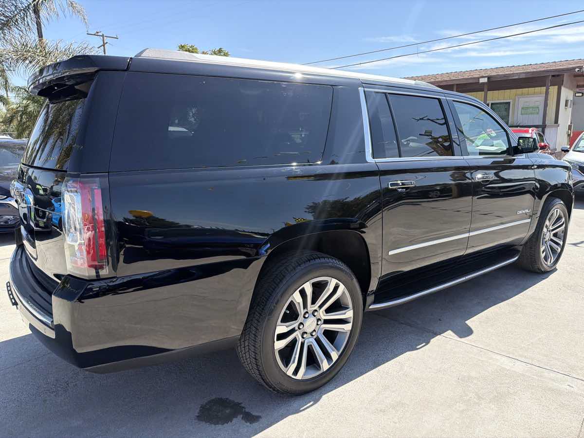 GMC Yukon XL photo 5