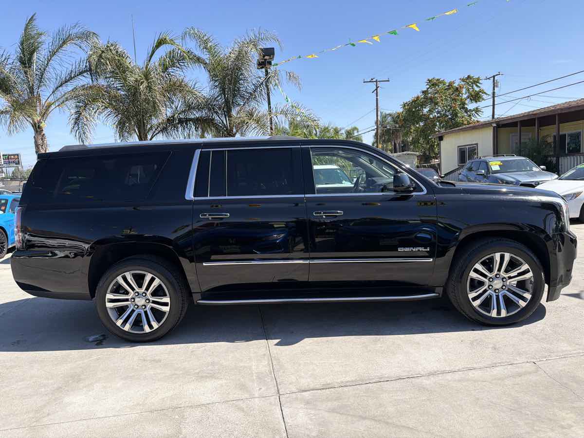 GMC Yukon XL photo 6