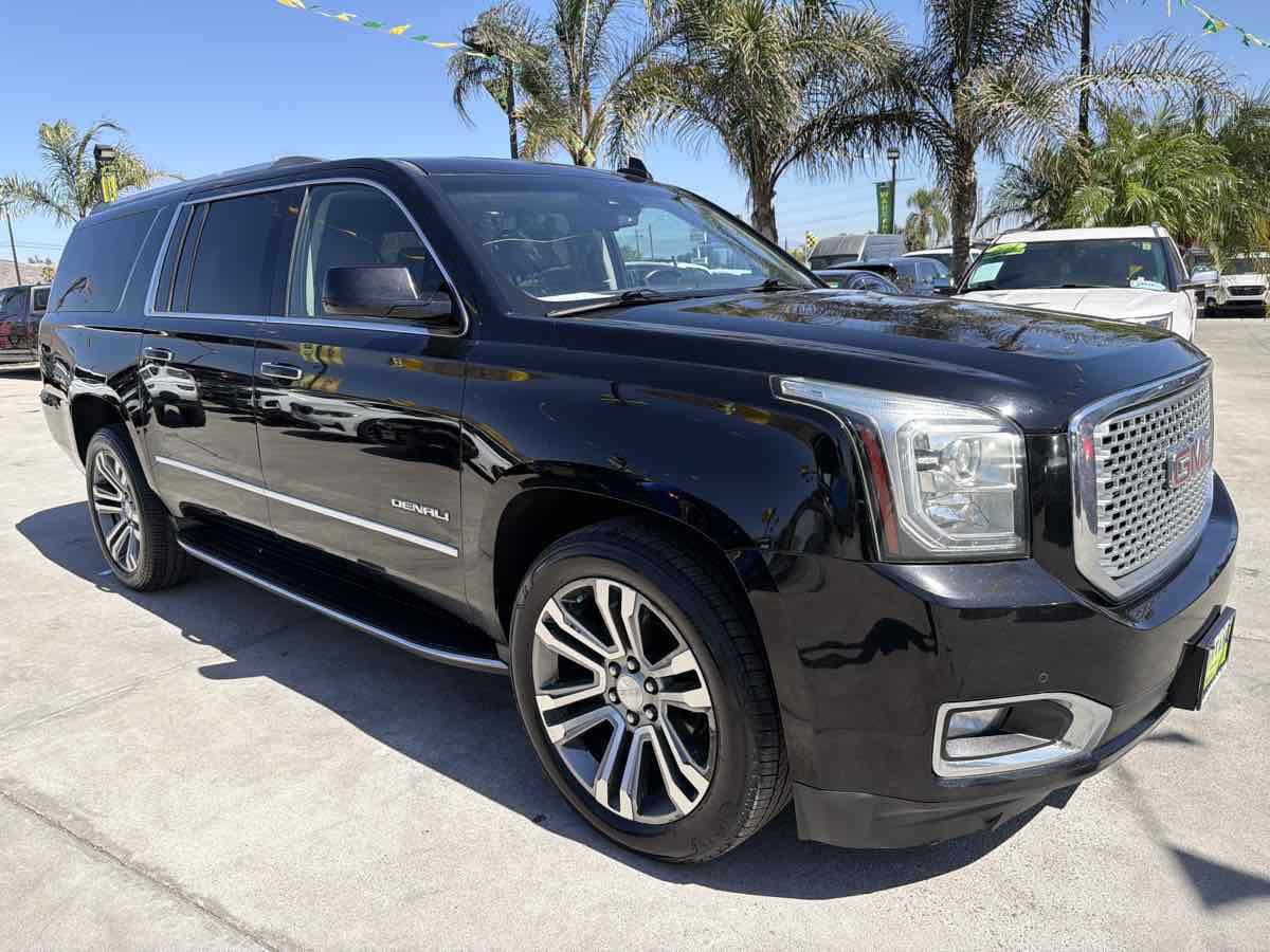 GMC Yukon XL photo 7