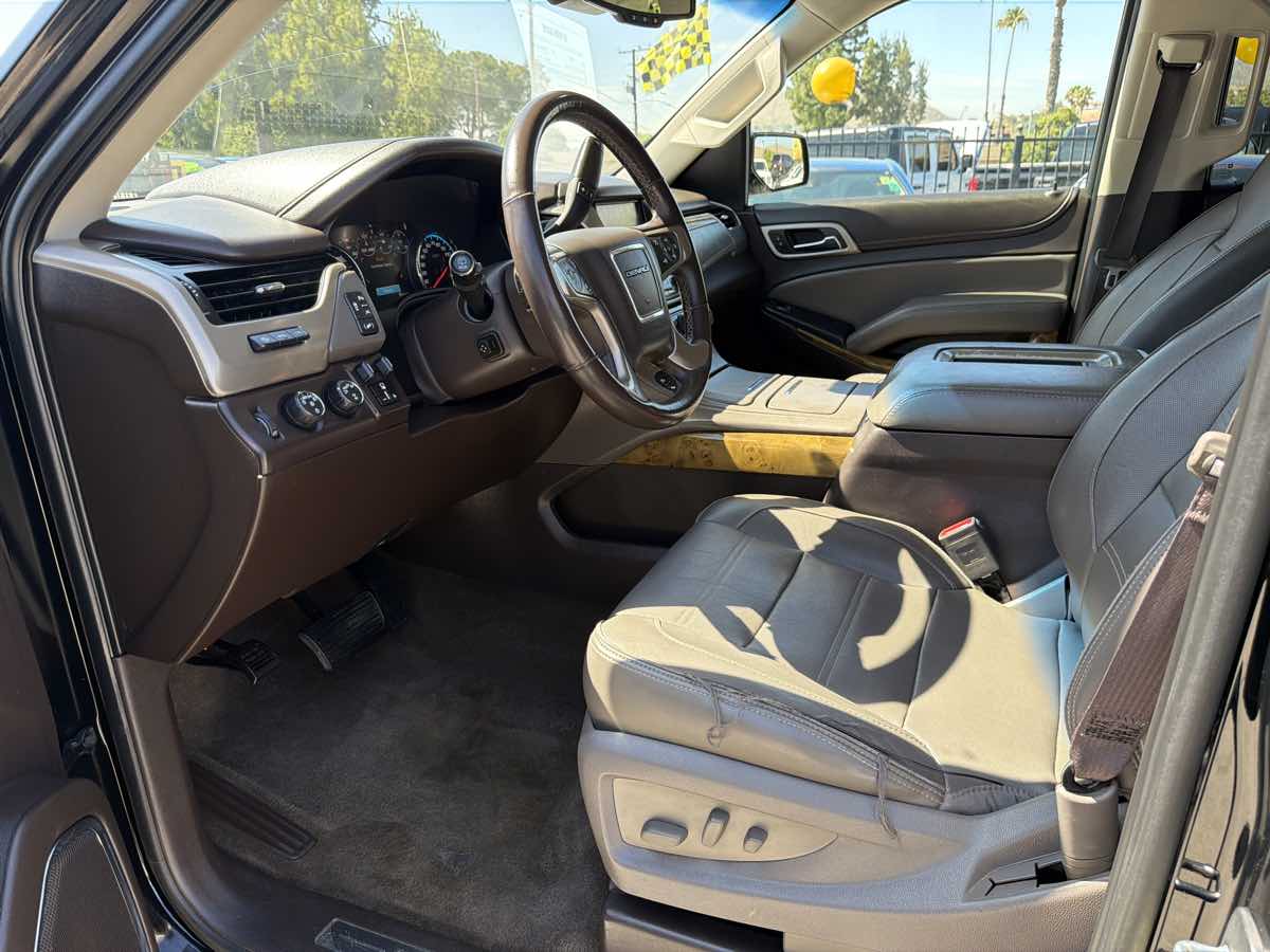 GMC Yukon XL photo 9