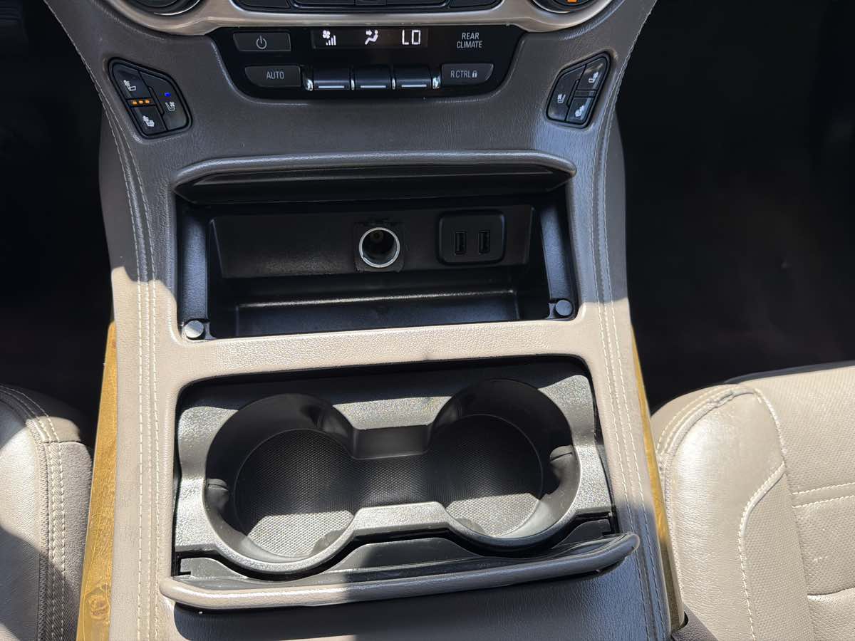 GMC Yukon XL photo 17