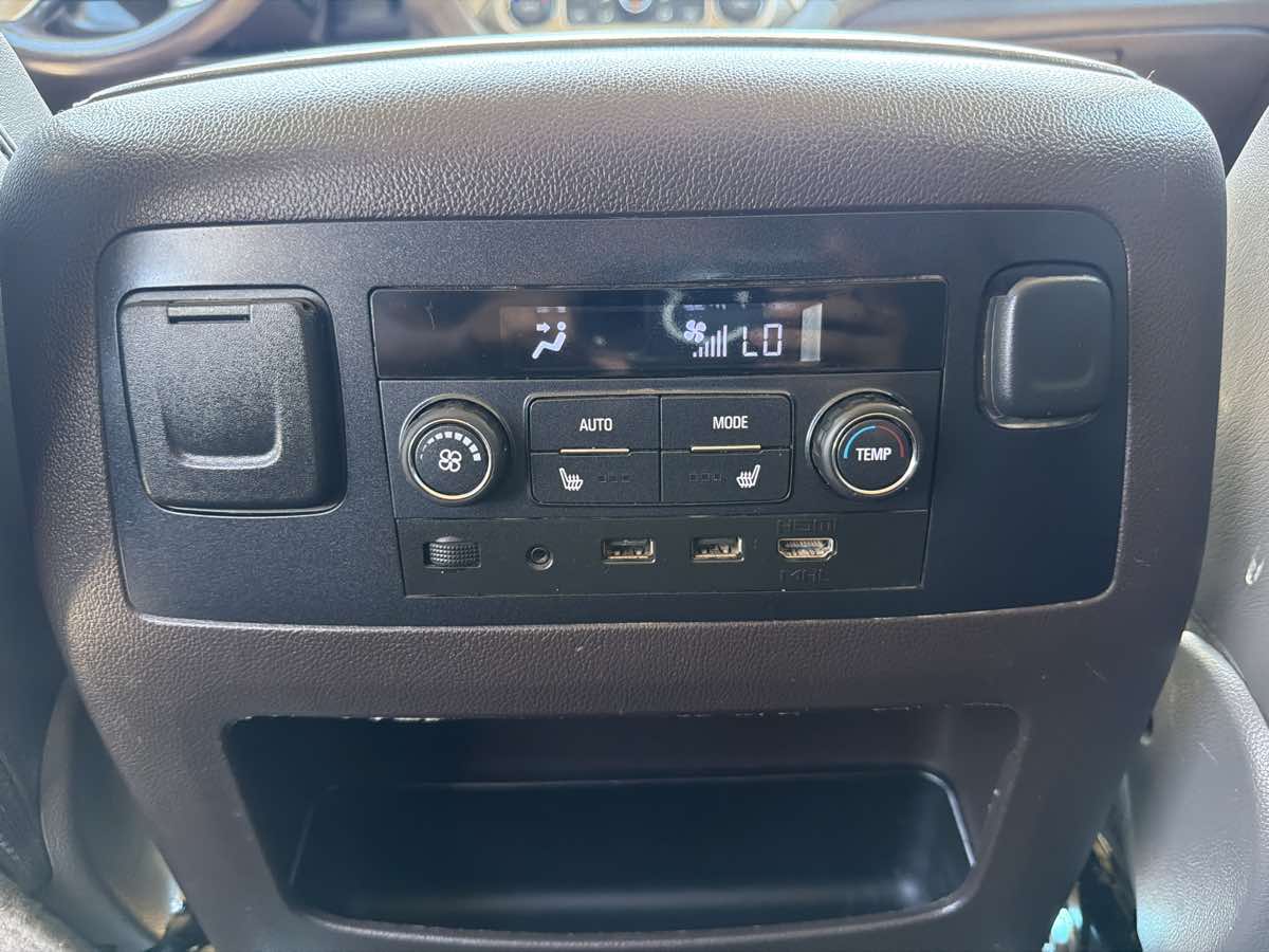 GMC Yukon XL photo 25
