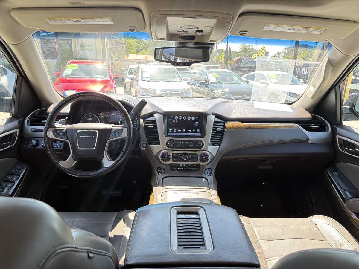 GMC Yukon XL photo 26