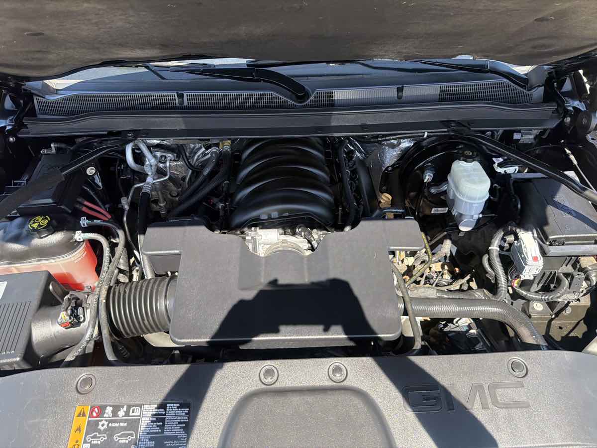 GMC Yukon XL photo 33