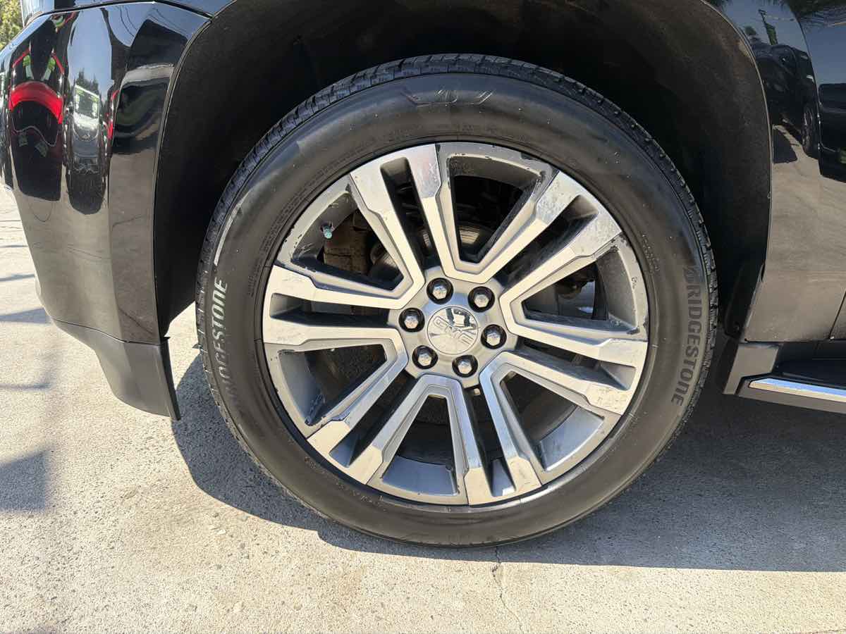GMC Yukon XL photo 36