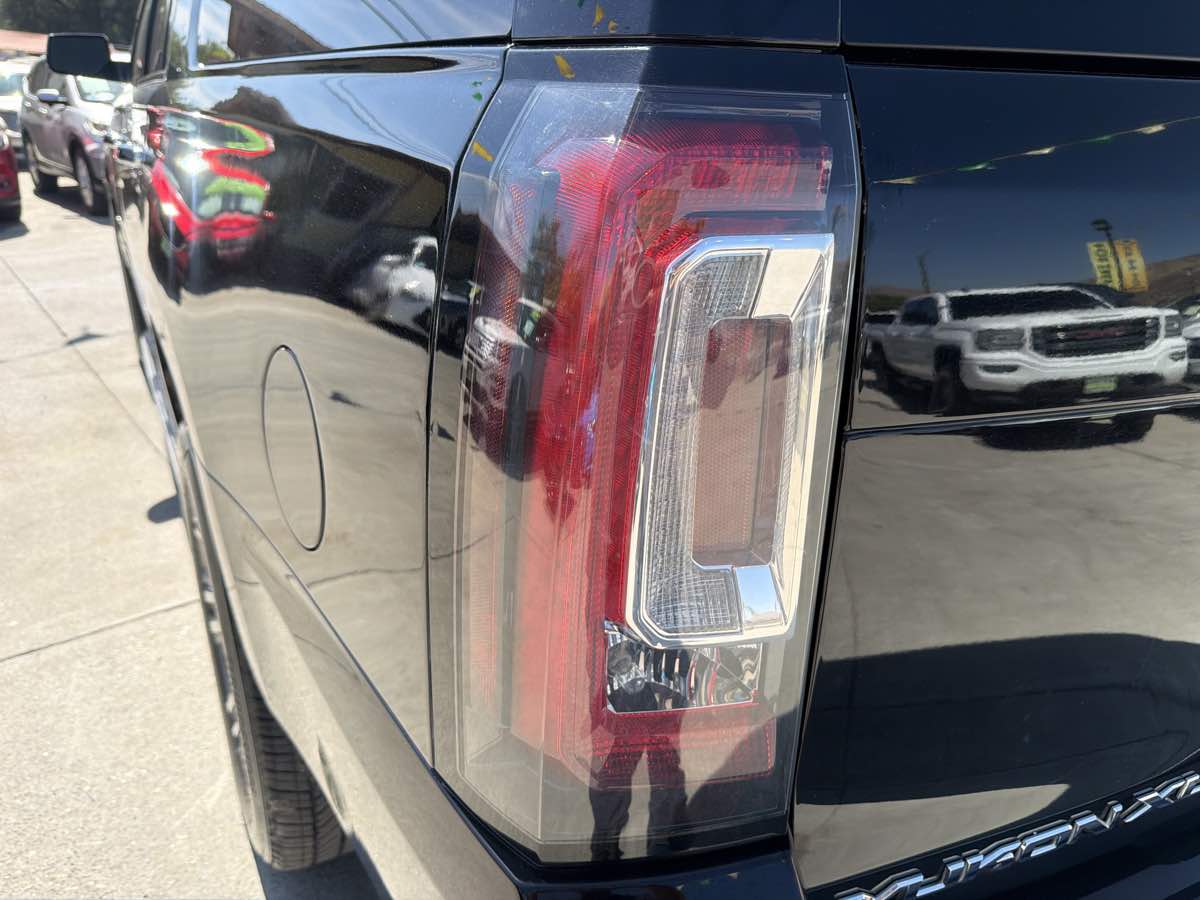 GMC Yukon XL photo 38
