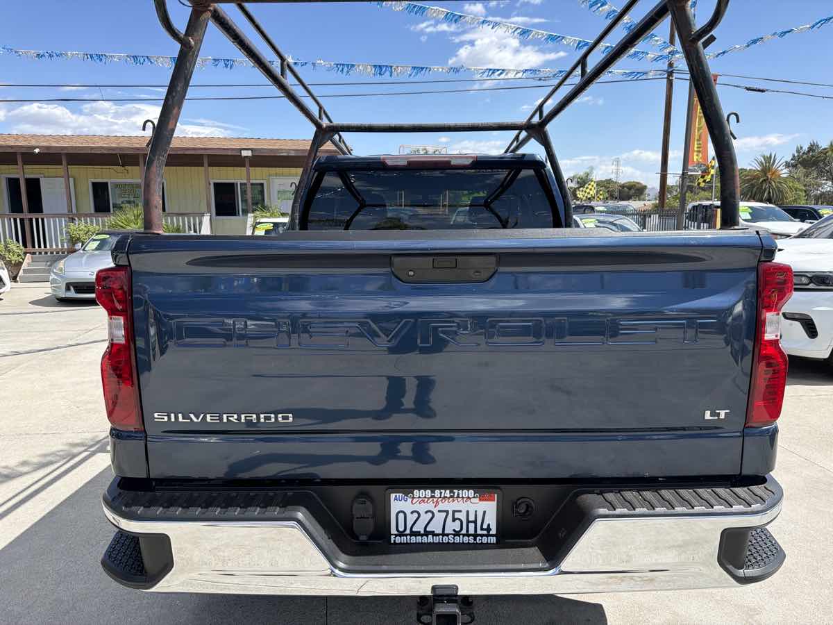 Chevrolet Silverado photo 4