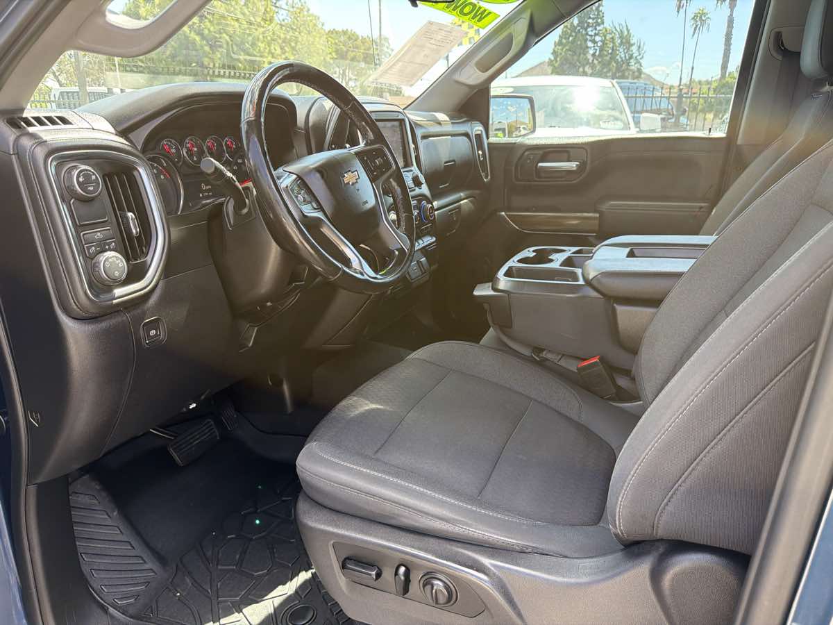 Chevrolet Silverado photo 9