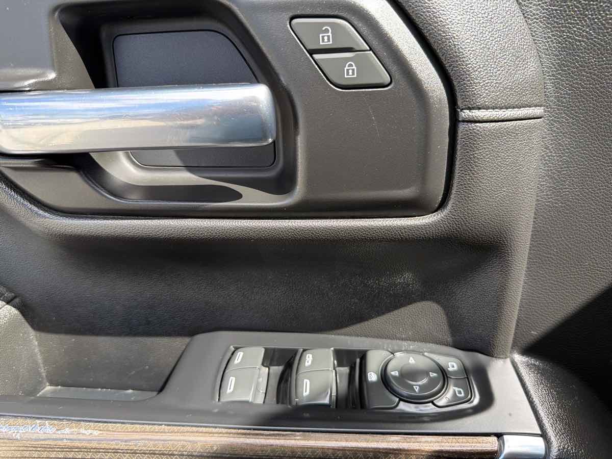 Chevrolet Silverado photo 10