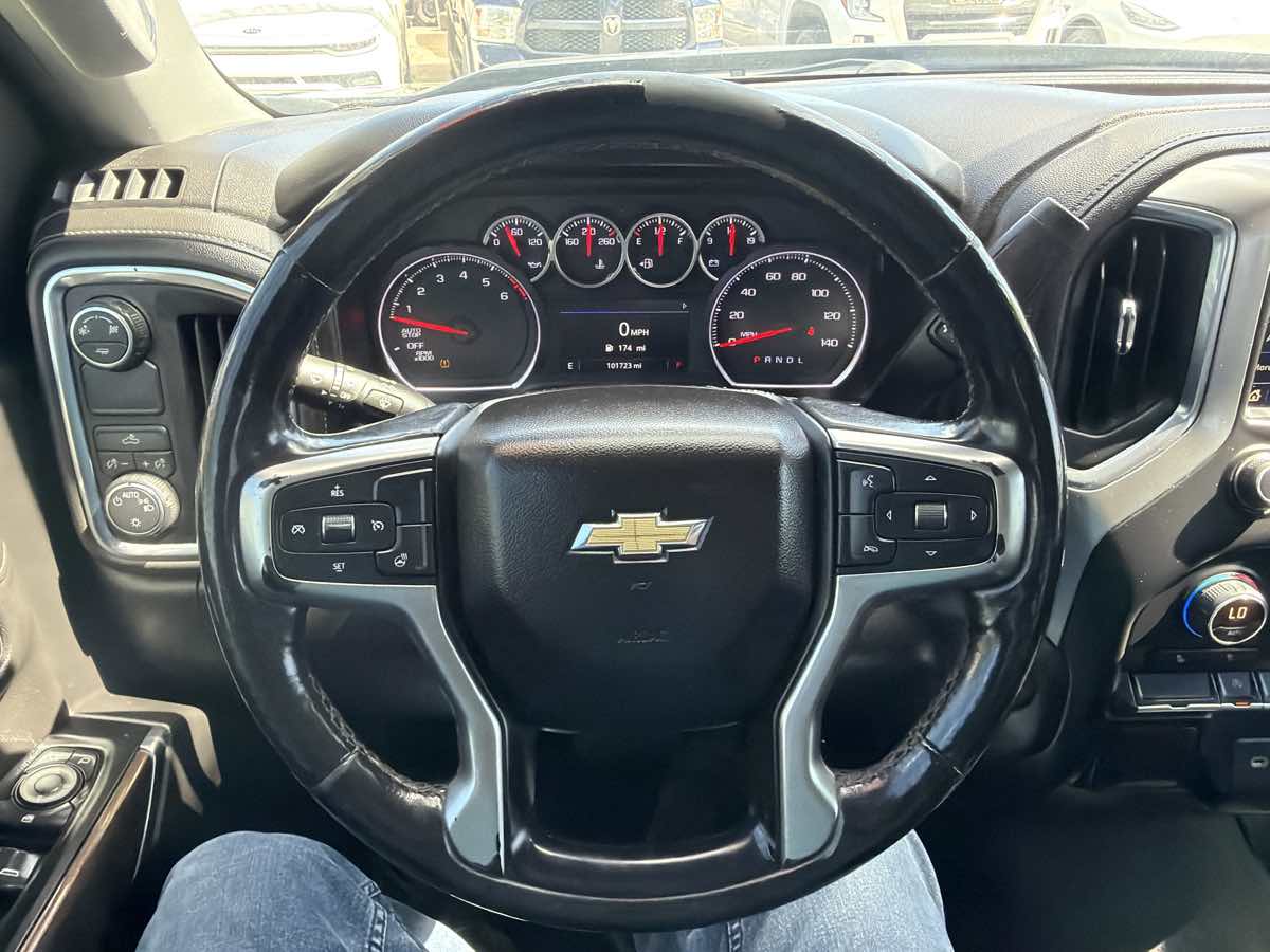 Chevrolet Silverado photo 13