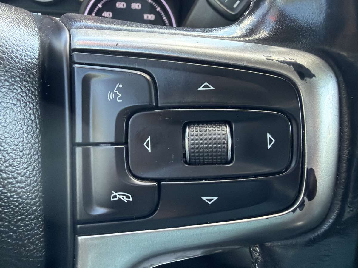 Chevrolet Silverado photo 15