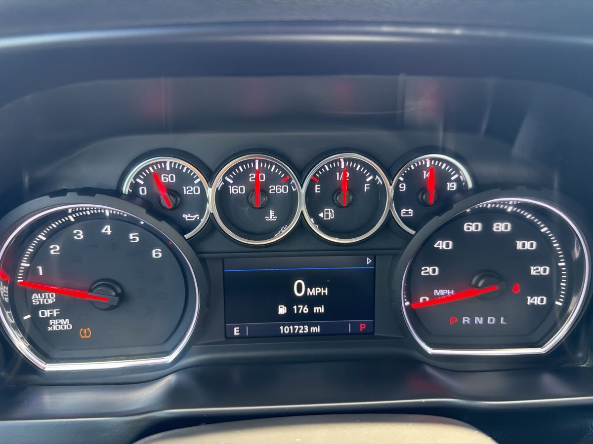 Chevrolet Silverado photo 16