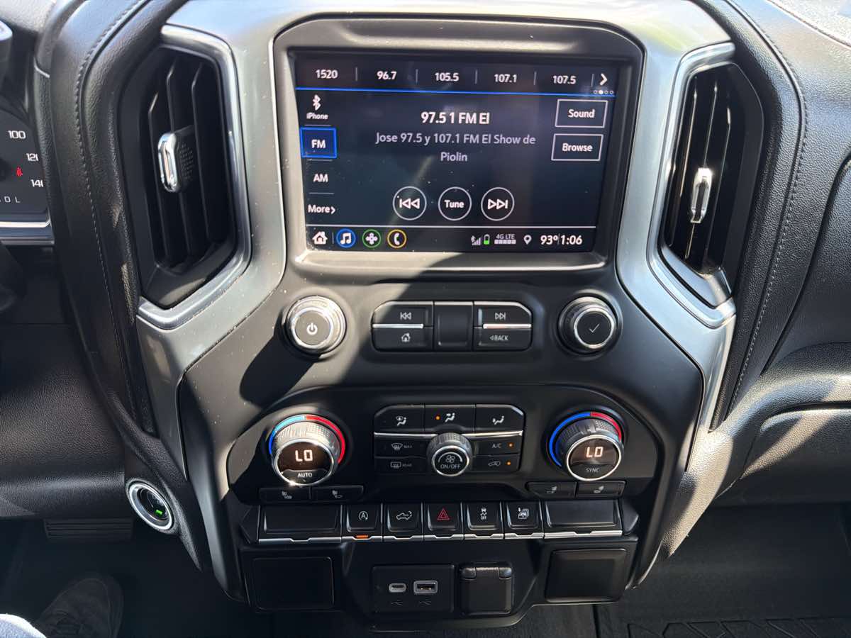 Chevrolet Silverado photo 17