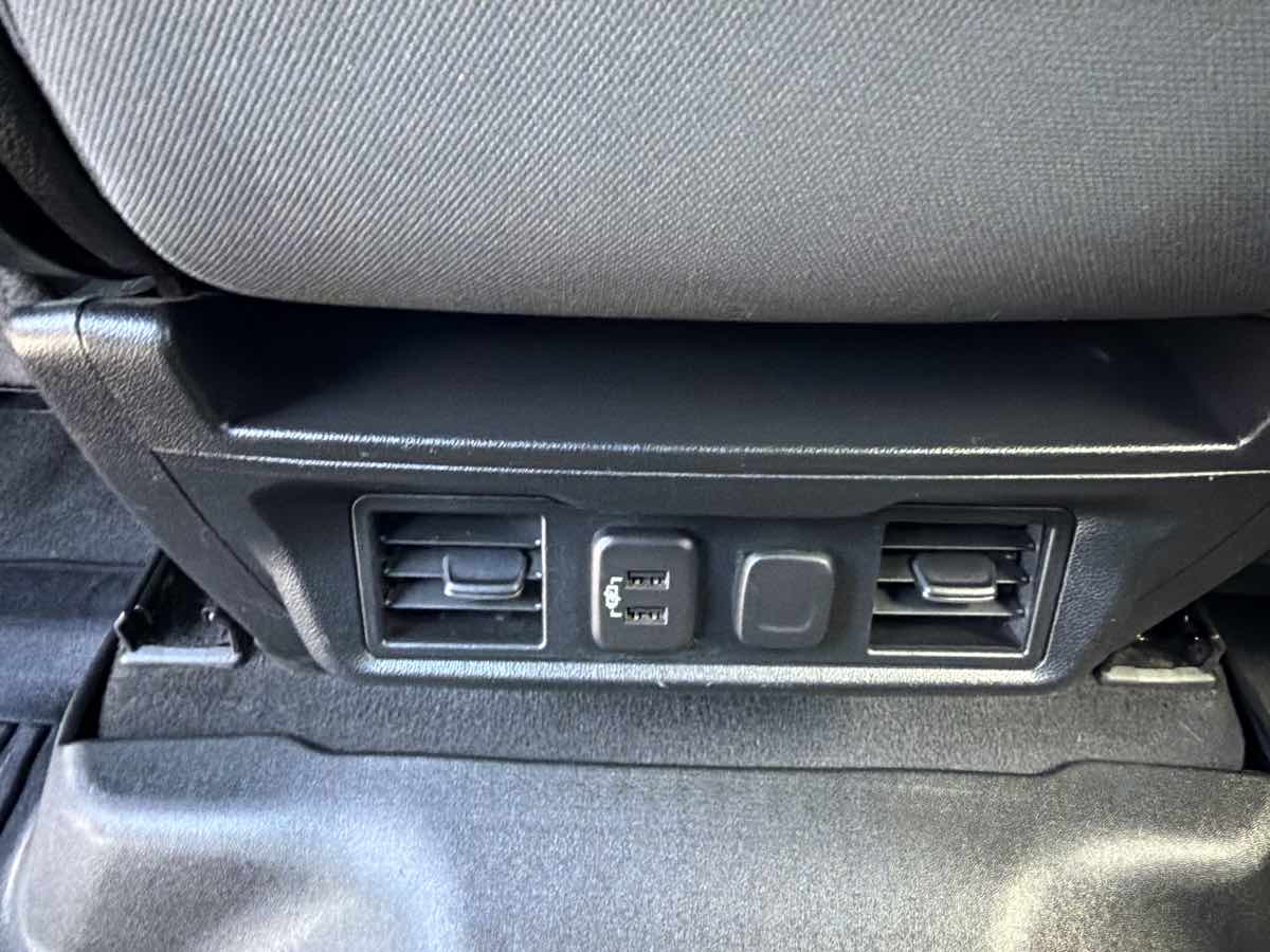 Chevrolet Silverado photo 23