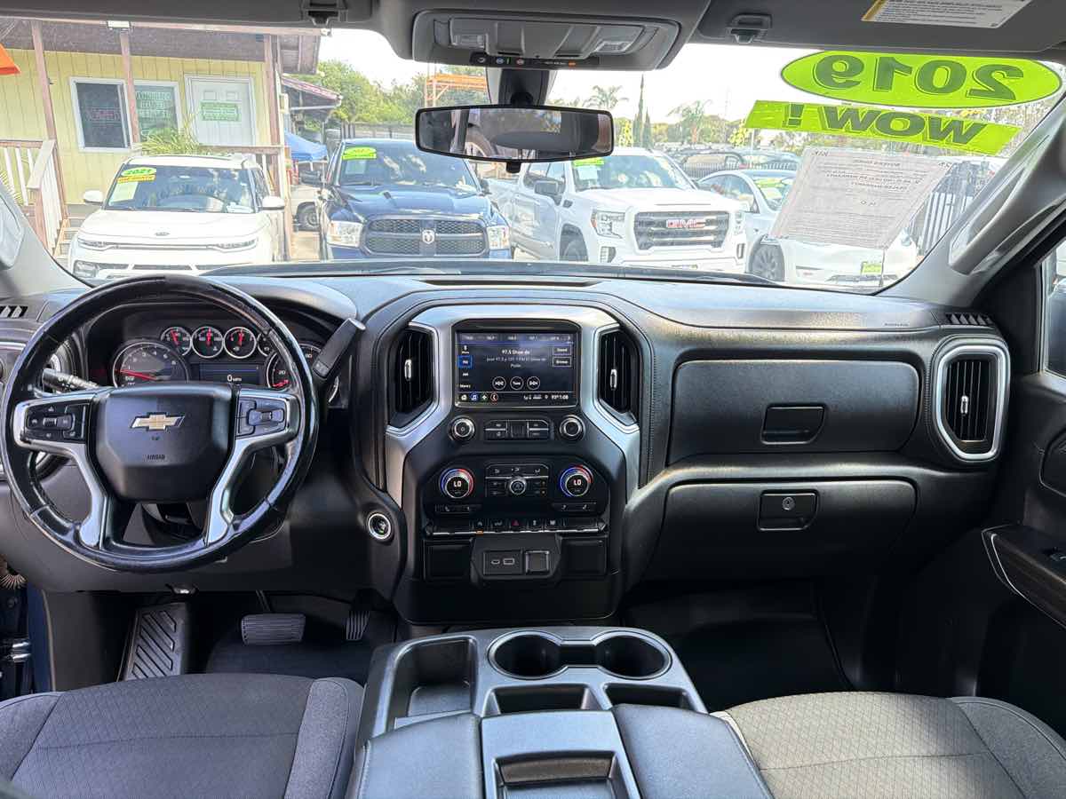 Chevrolet Silverado photo 24