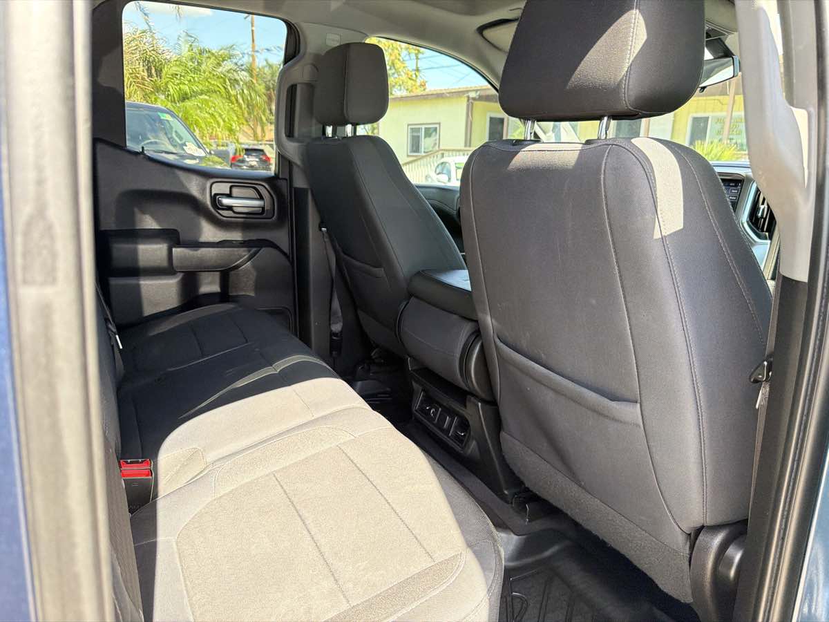 Chevrolet Silverado photo 27