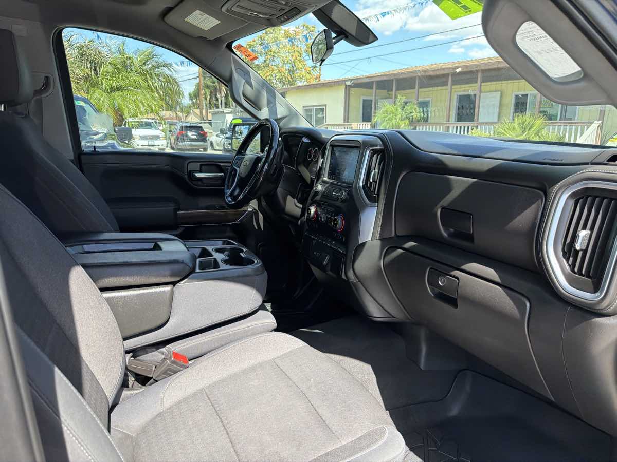 Chevrolet Silverado photo 28