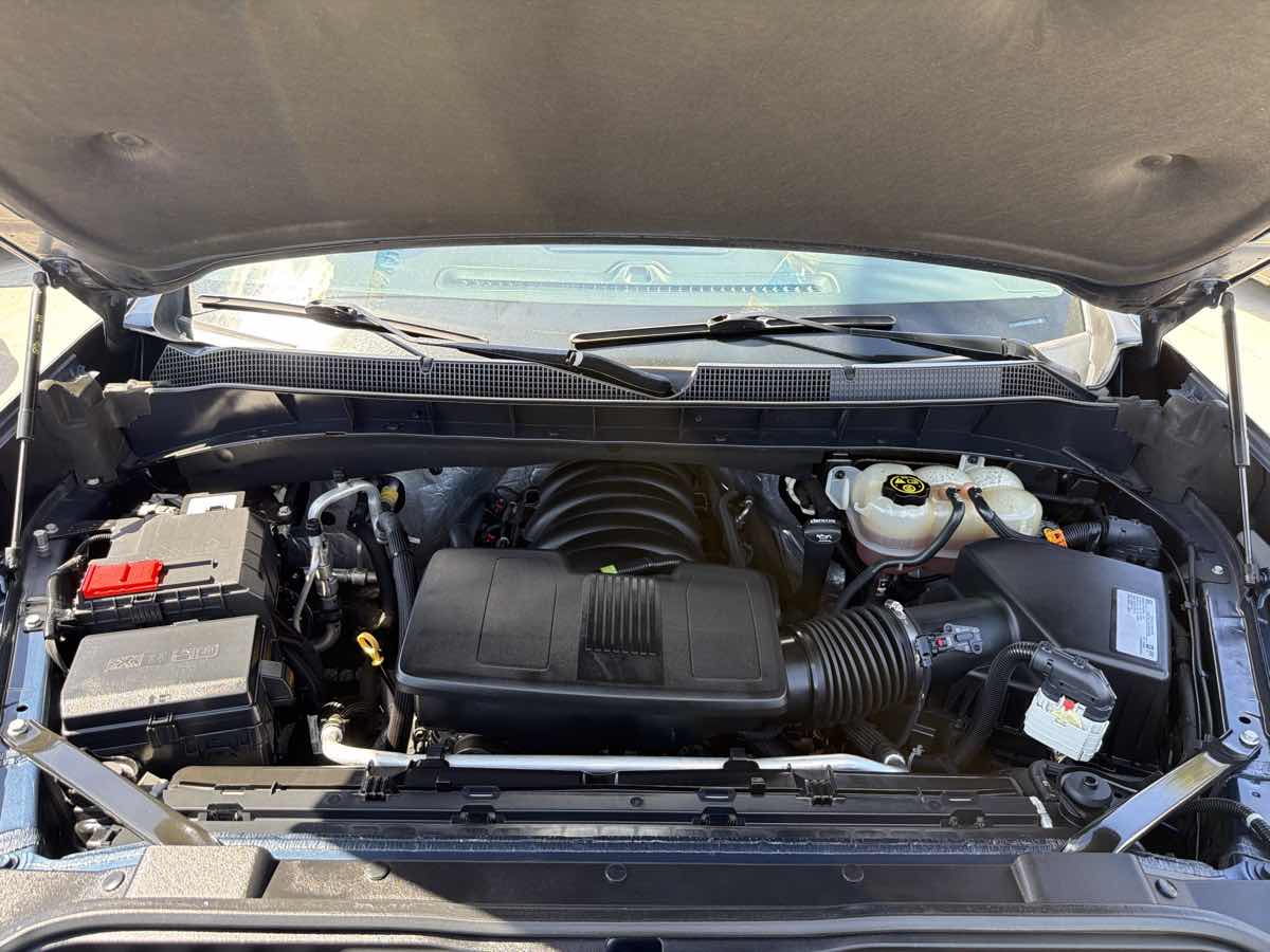 Chevrolet Silverado photo 29