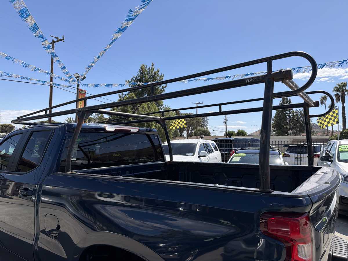 Chevrolet Silverado photo 36