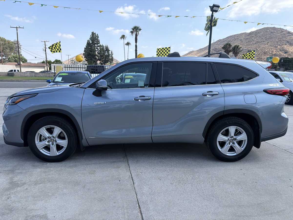 Toyota Highlander photo 2
